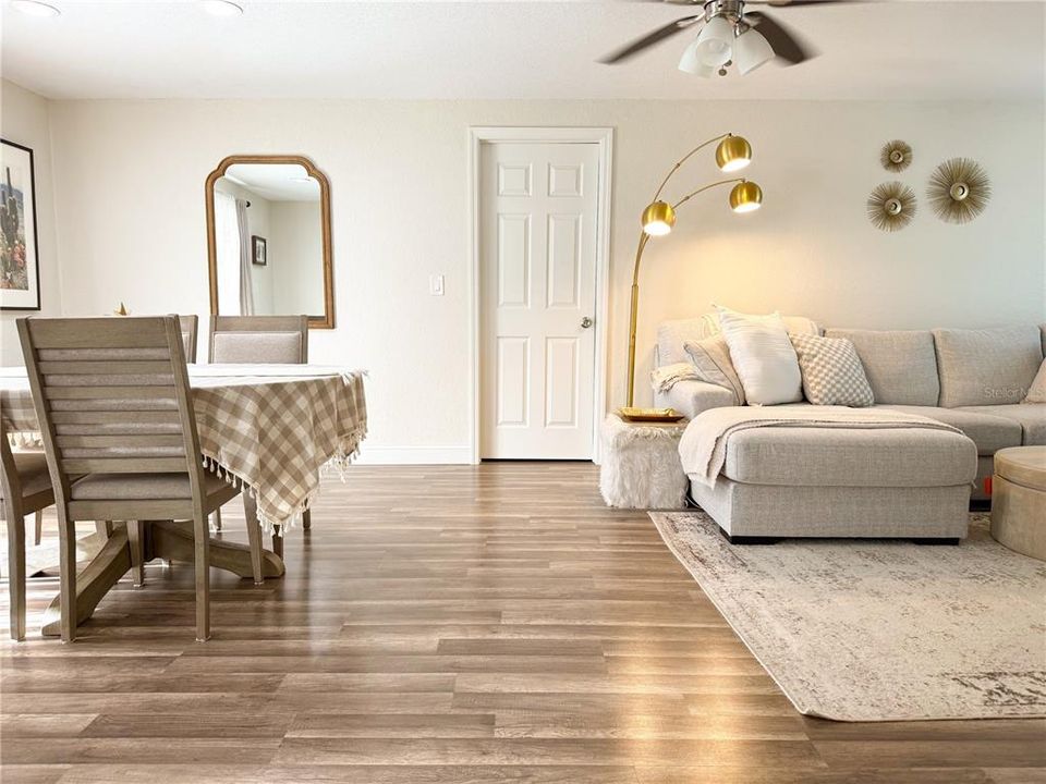 For Sale: $235,000 (2 beds, 2 baths, 1025 Square Feet)