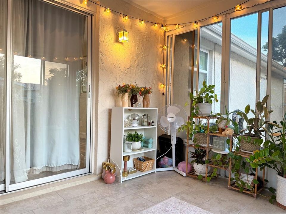For Sale: $235,000 (2 beds, 2 baths, 1025 Square Feet)
