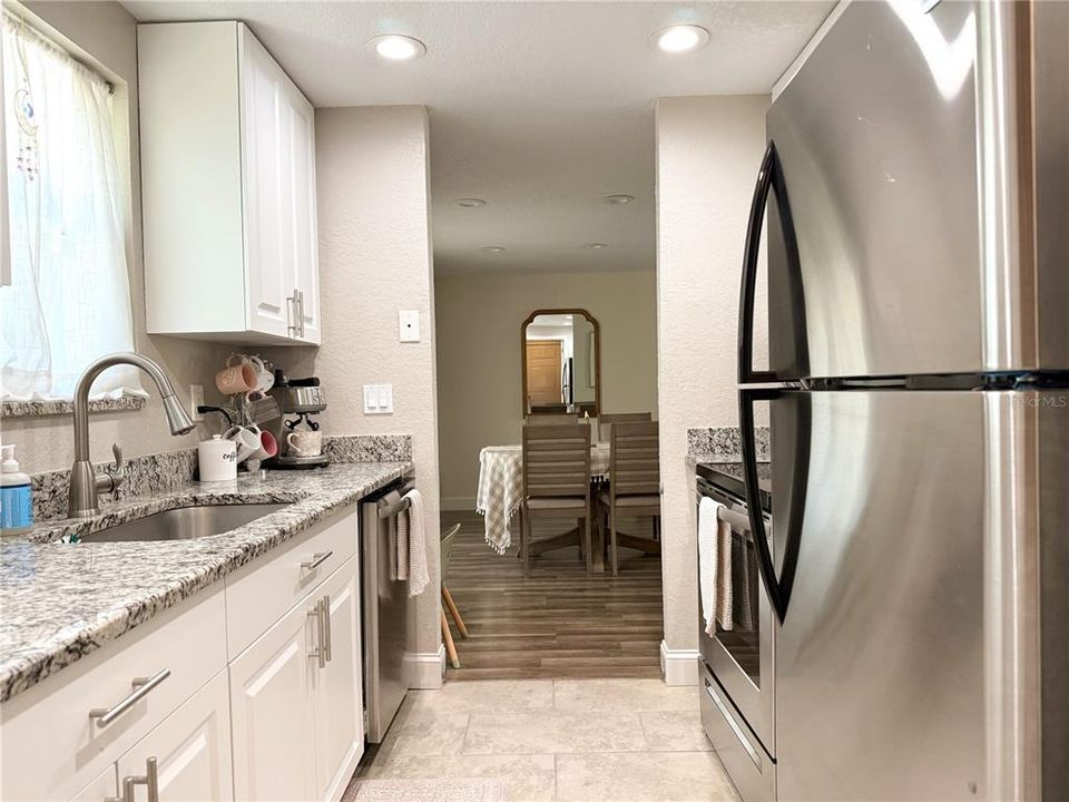 For Sale: $235,000 (2 beds, 2 baths, 1025 Square Feet)