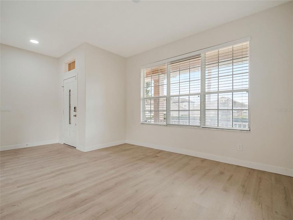 En Renta: $3,700 (4 camas, 2 baños, 2439 Pies cuadrados)
