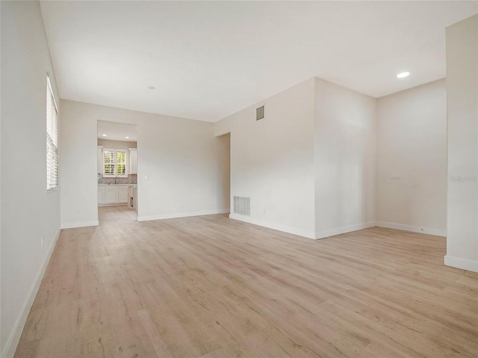 En Renta: $3,700 (4 camas, 2 baños, 2439 Pies cuadrados)