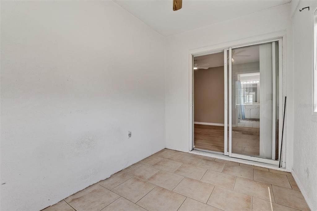 For Sale: $425,000 (2 beds, 2 baths, 1305 Square Feet)