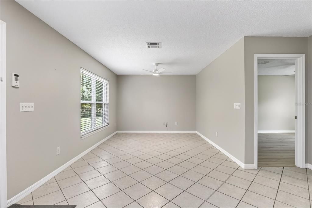 For Sale: $425,000 (2 beds, 2 baths, 1305 Square Feet)