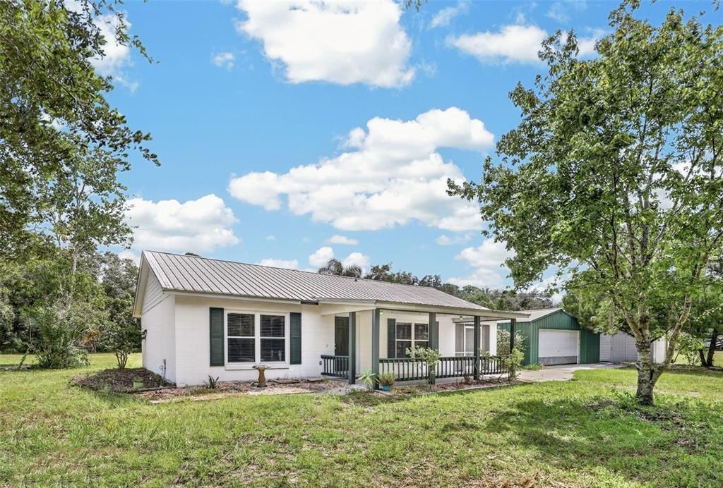 For Sale: $425,000 (2 beds, 2 baths, 1305 Square Feet)