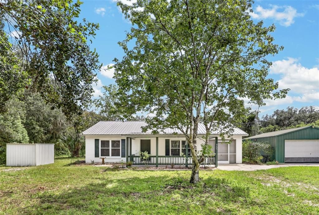 For Sale: $425,000 (2 beds, 2 baths, 1305 Square Feet)