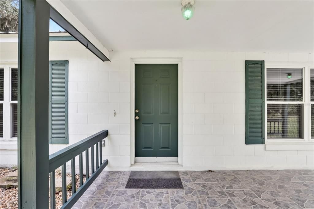 For Sale: $425,000 (2 beds, 2 baths, 1305 Square Feet)