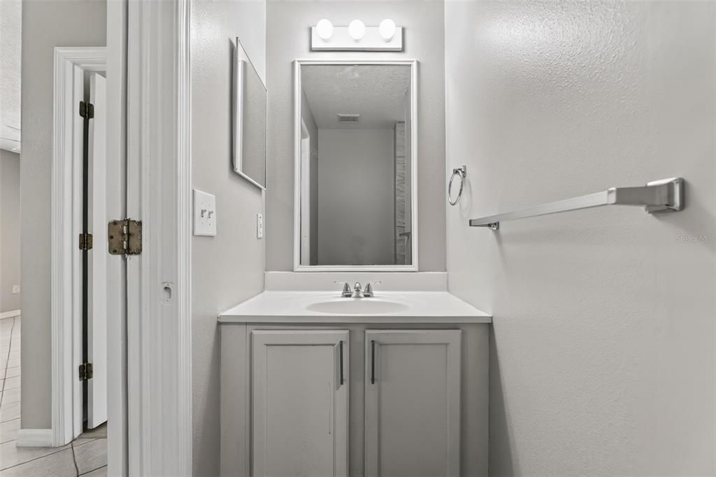 For Sale: $425,000 (2 beds, 2 baths, 1305 Square Feet)