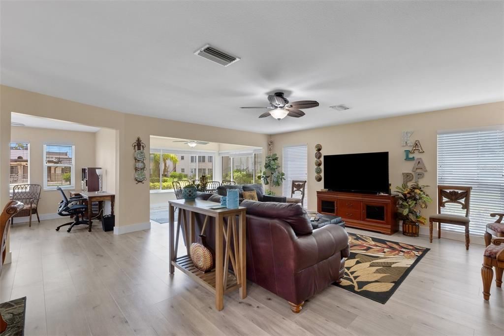 待售: $228,900 (3 贝兹, 2 浴室, 1635 平方英尺)