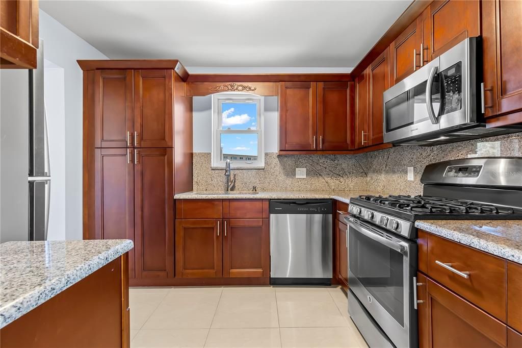 В аренду: $1,790 (2 спален, 2 ванн, 1245 Квадратных фут)