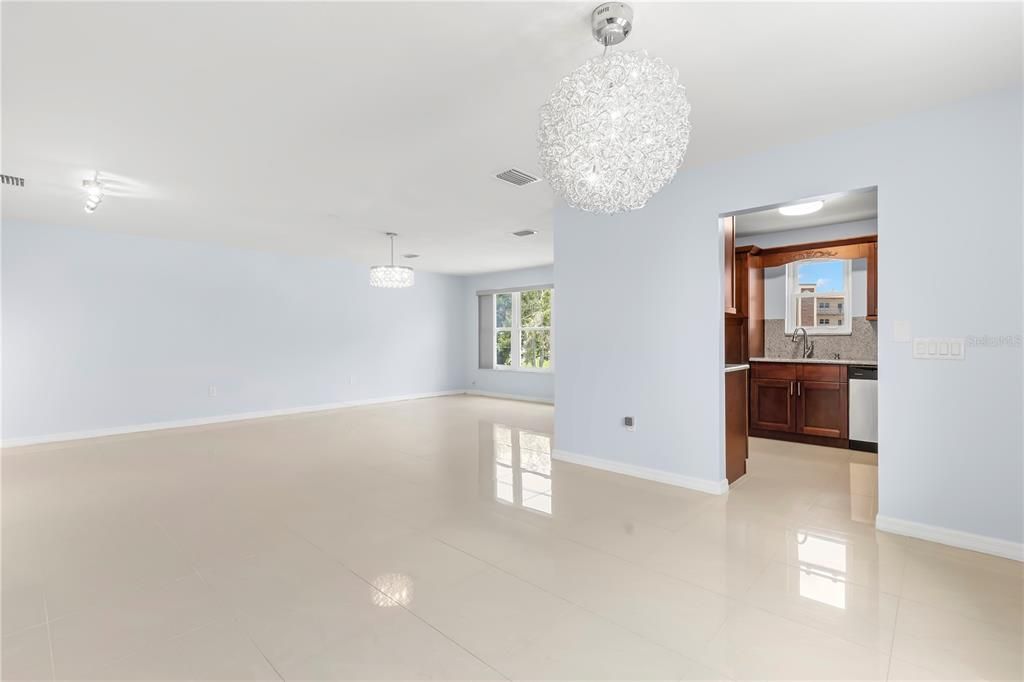 В аренду: $1,790 (2 спален, 2 ванн, 1245 Квадратных фут)