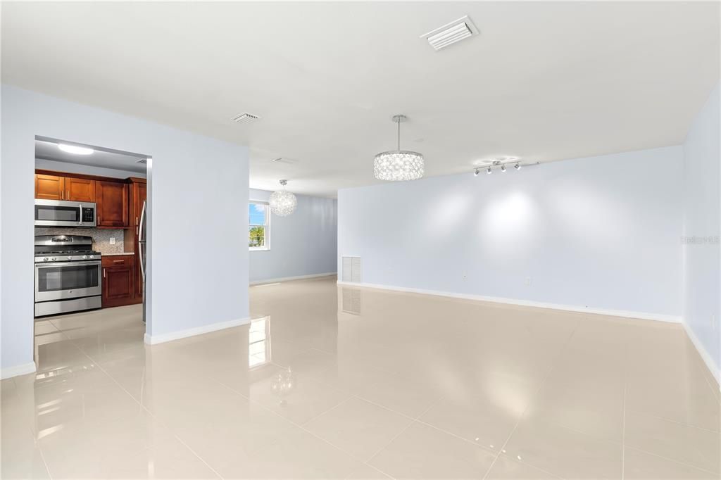 В аренду: $1,790 (2 спален, 2 ванн, 1245 Квадратных фут)