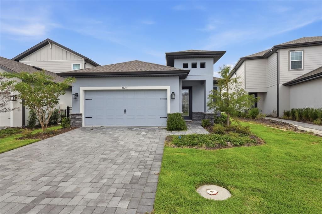 For Sale: $425,900 (3 beds, 2 baths, 1553 Square Feet)