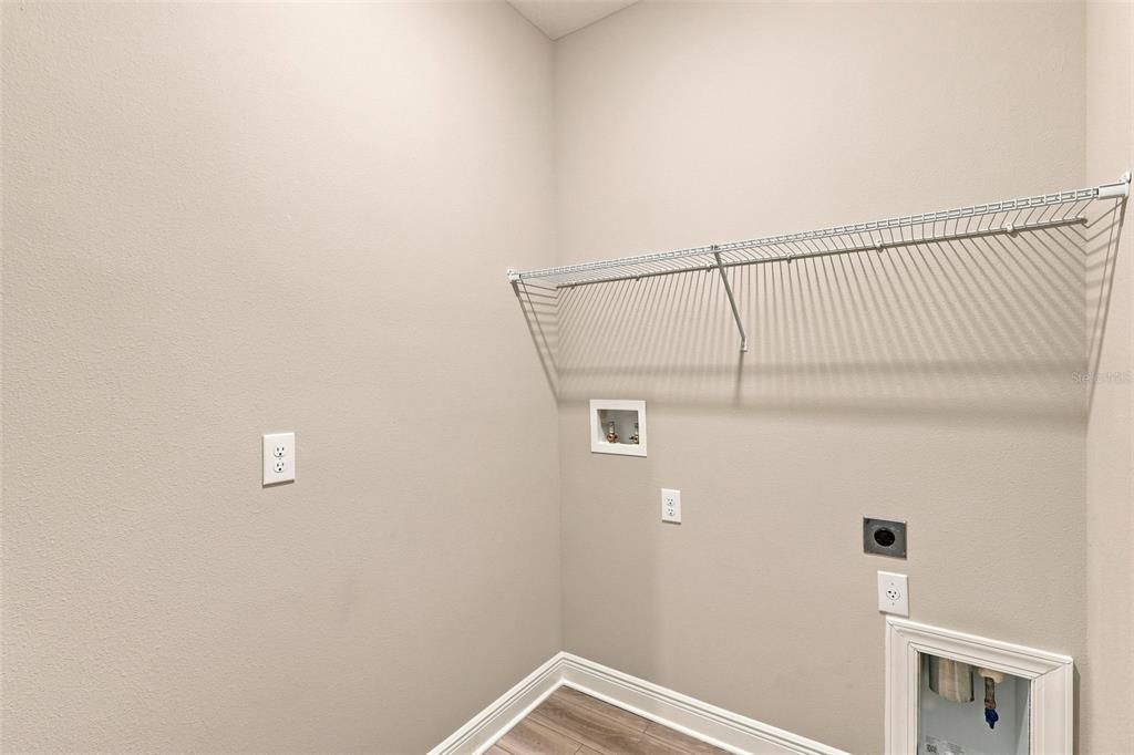 For Sale: $425,900 (3 beds, 2 baths, 1553 Square Feet)