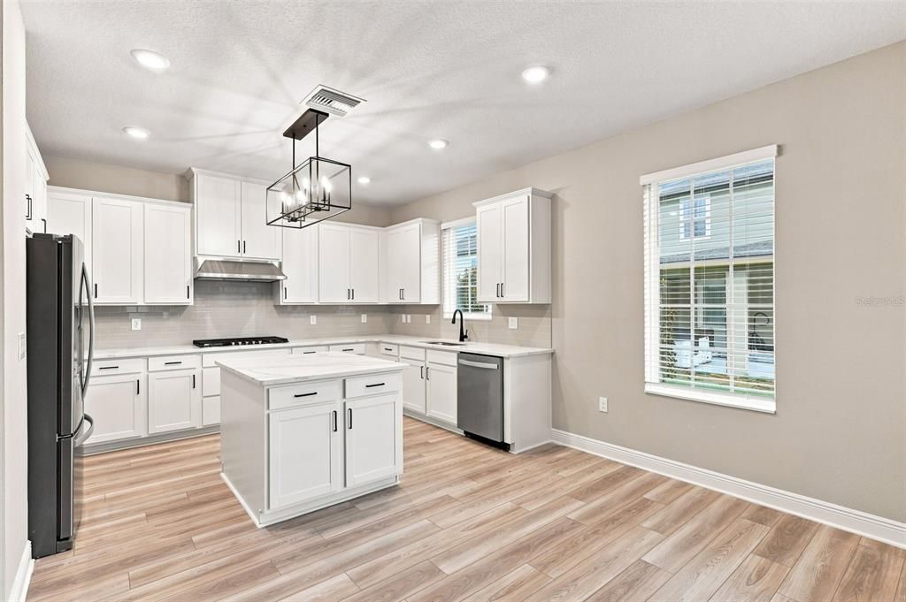 For Sale: $425,900 (3 beds, 2 baths, 1553 Square Feet)