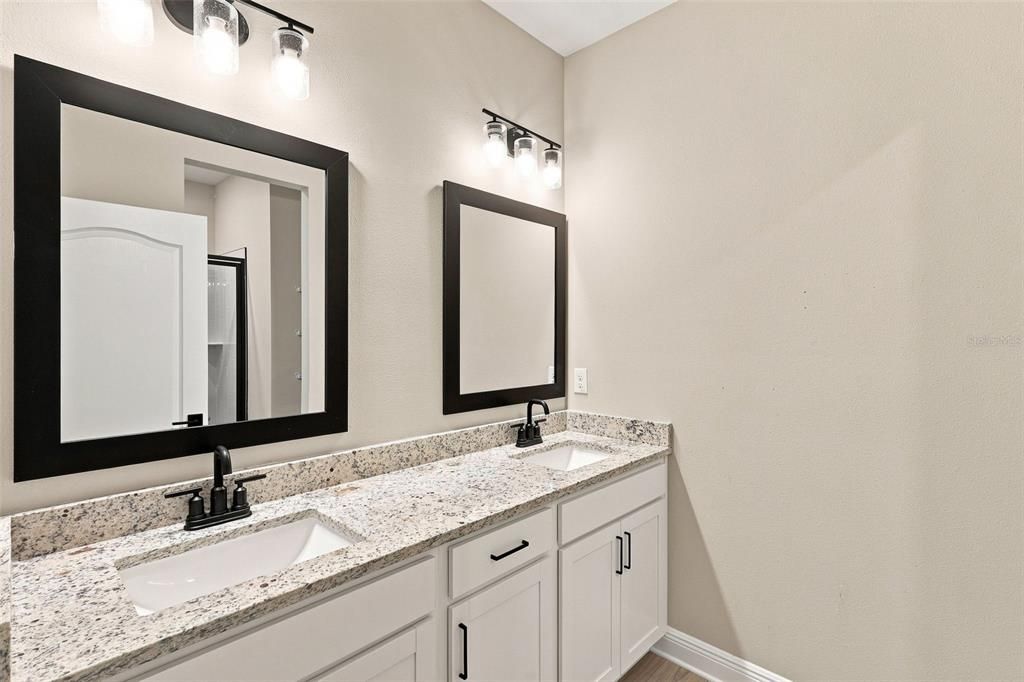 For Sale: $425,900 (3 beds, 2 baths, 1553 Square Feet)