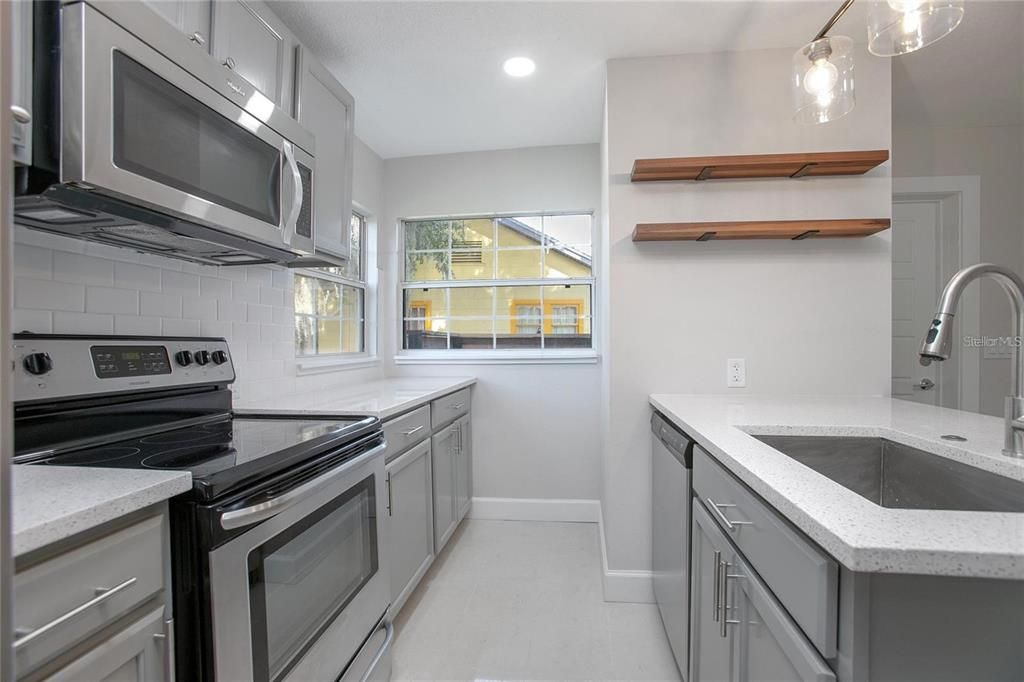For Sale: $256,000 (3 beds, 1 baths, 1121 Square Feet)