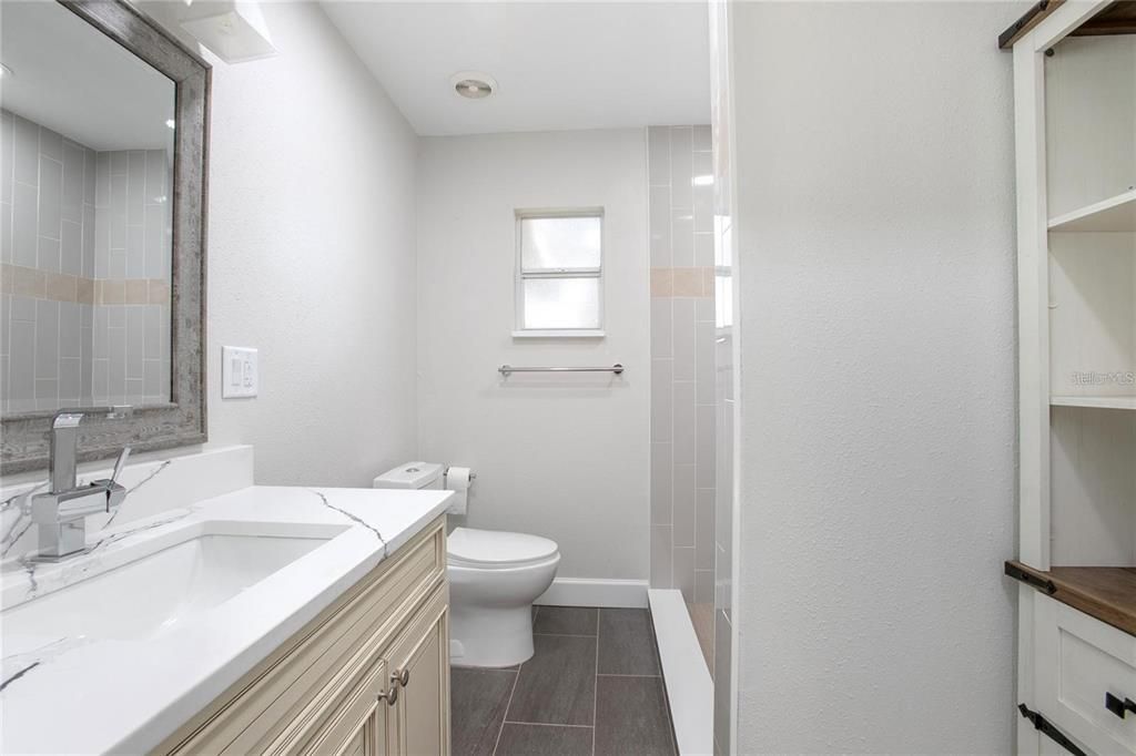 For Sale: $256,000 (3 beds, 1 baths, 1121 Square Feet)