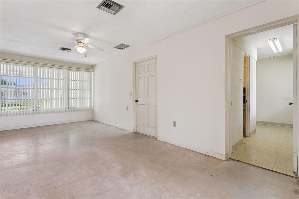 En Venta: $250,000 (2 camas, 2 baños, 1080 Pies cuadrados)