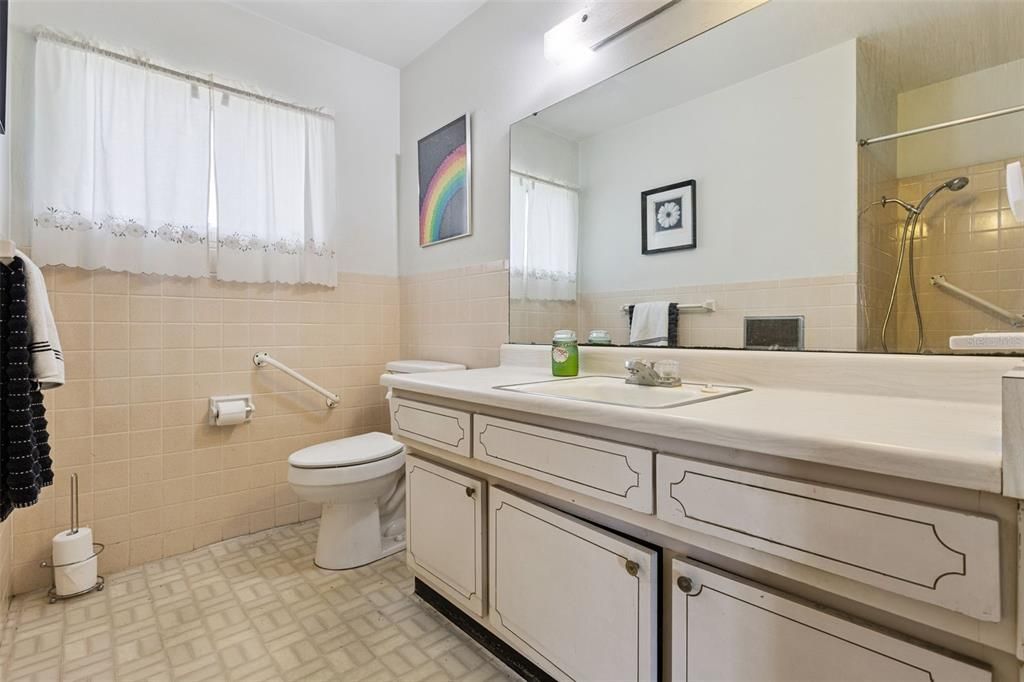 En Venta: $250,000 (2 camas, 2 baños, 1080 Pies cuadrados)