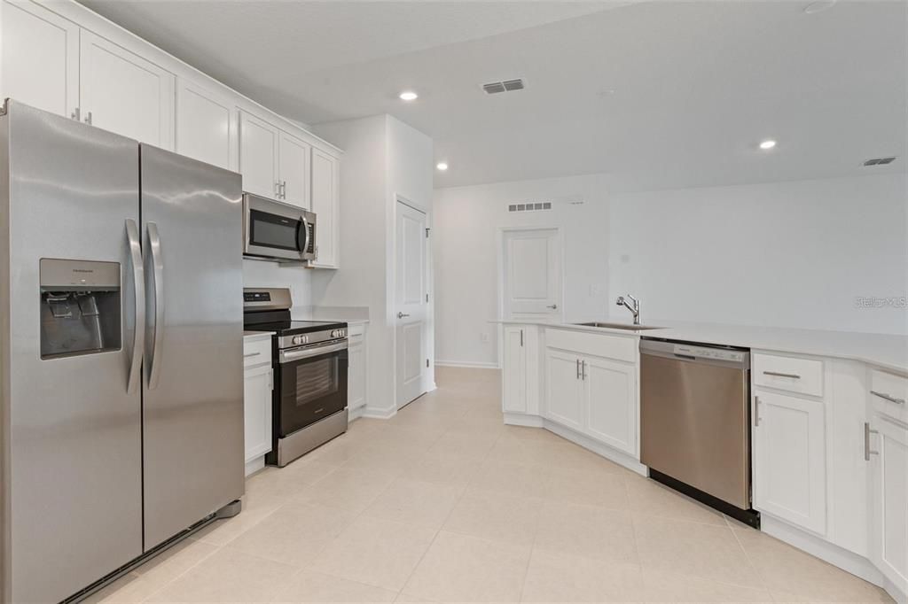 For Rent: $2,500 (3 beds, 2 baths, 1713 Square Feet)
