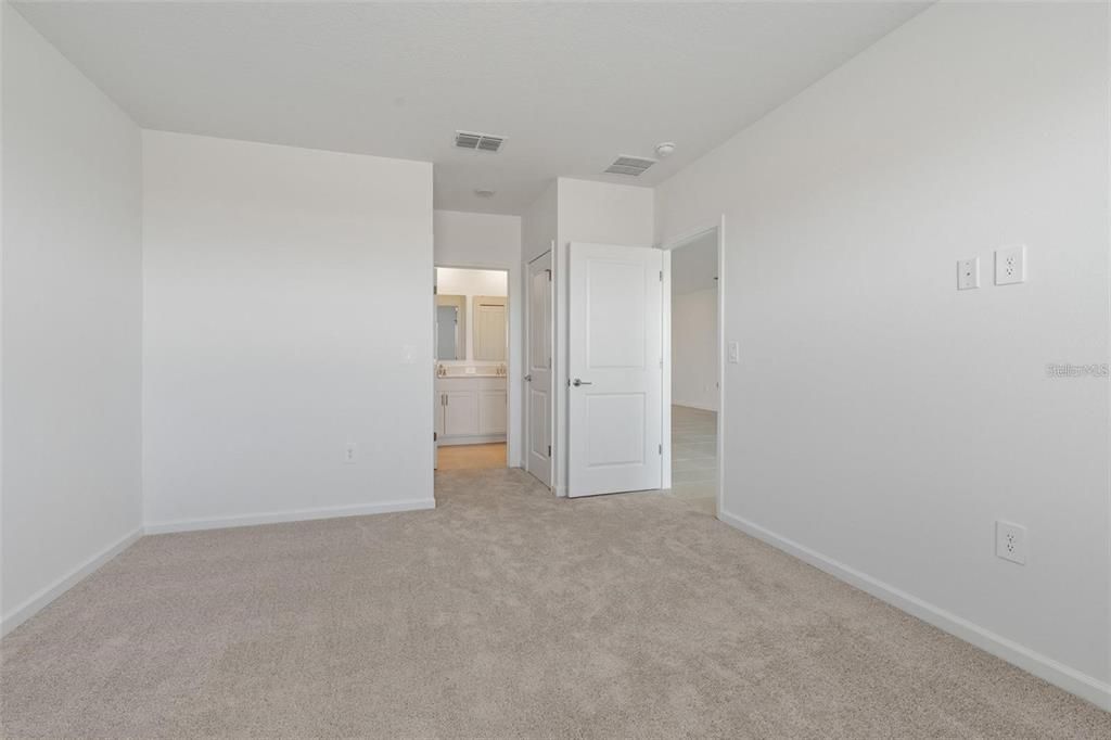 For Rent: $2,500 (3 beds, 2 baths, 1713 Square Feet)