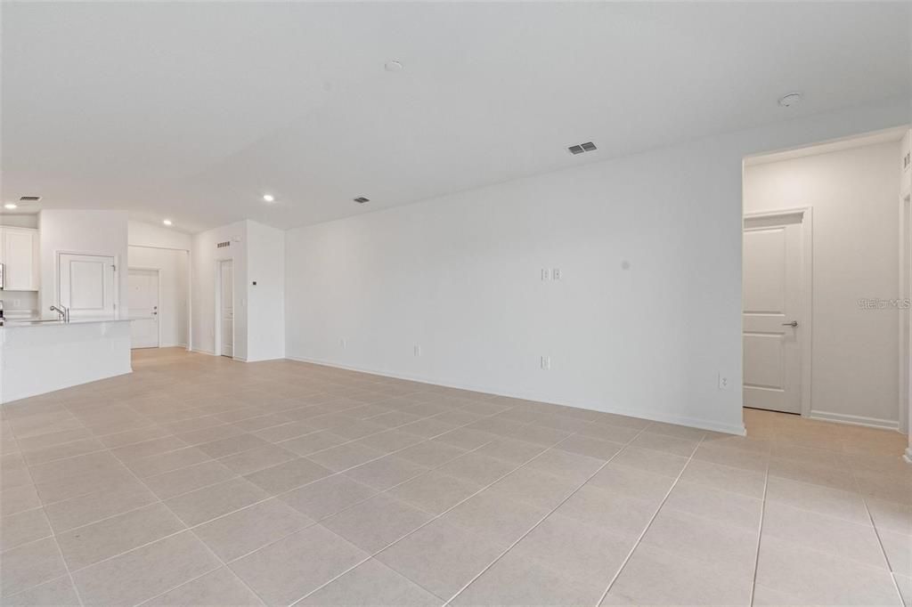For Rent: $2,500 (3 beds, 2 baths, 1713 Square Feet)