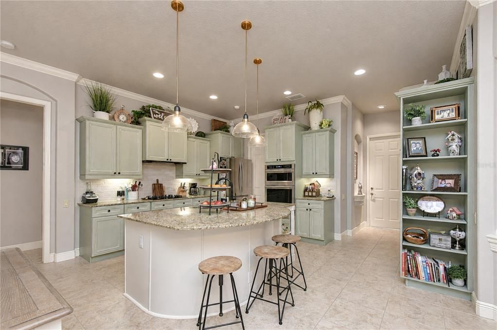 For Sale: $935,000 (4 beds, 3 baths, 3314 Square Feet)