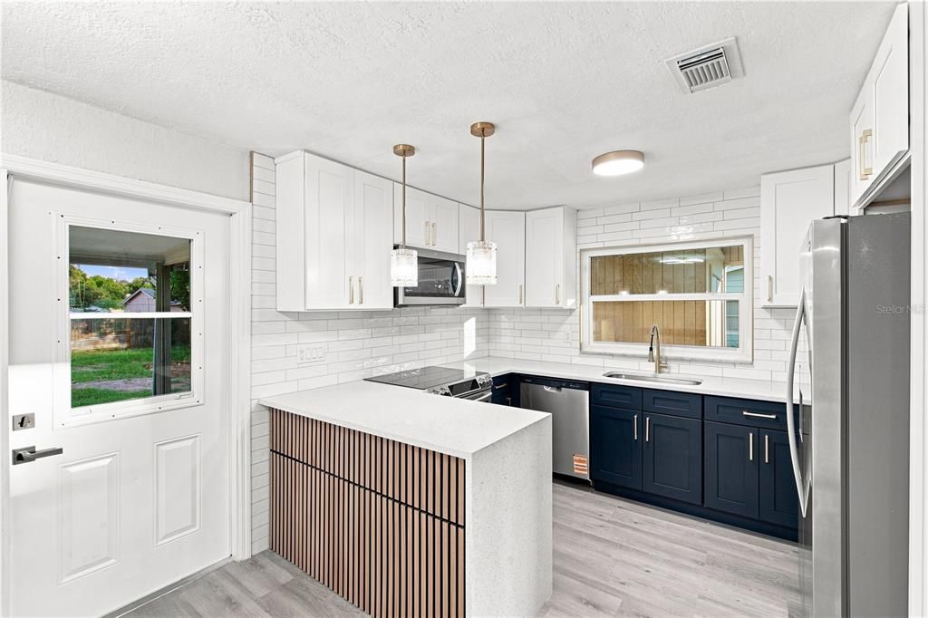 For Sale: $247,900 (3 beds, 2 baths, 1104 Square Feet)