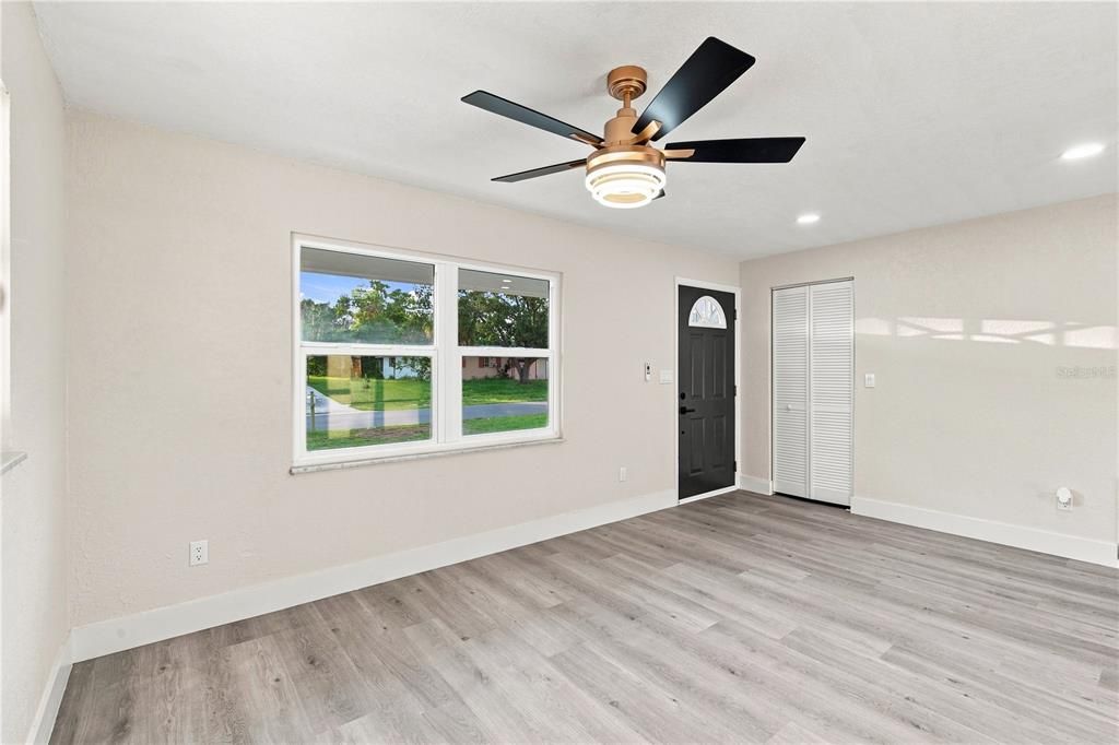 For Sale: $247,900 (3 beds, 2 baths, 1104 Square Feet)