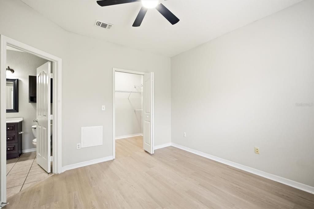 В аренду: $1,750 (2 спален, 1 ванн, 927 Квадратных фут)