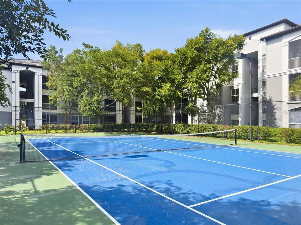 В аренду: $1,750 (2 спален, 1 ванн, 927 Квадратных фут)