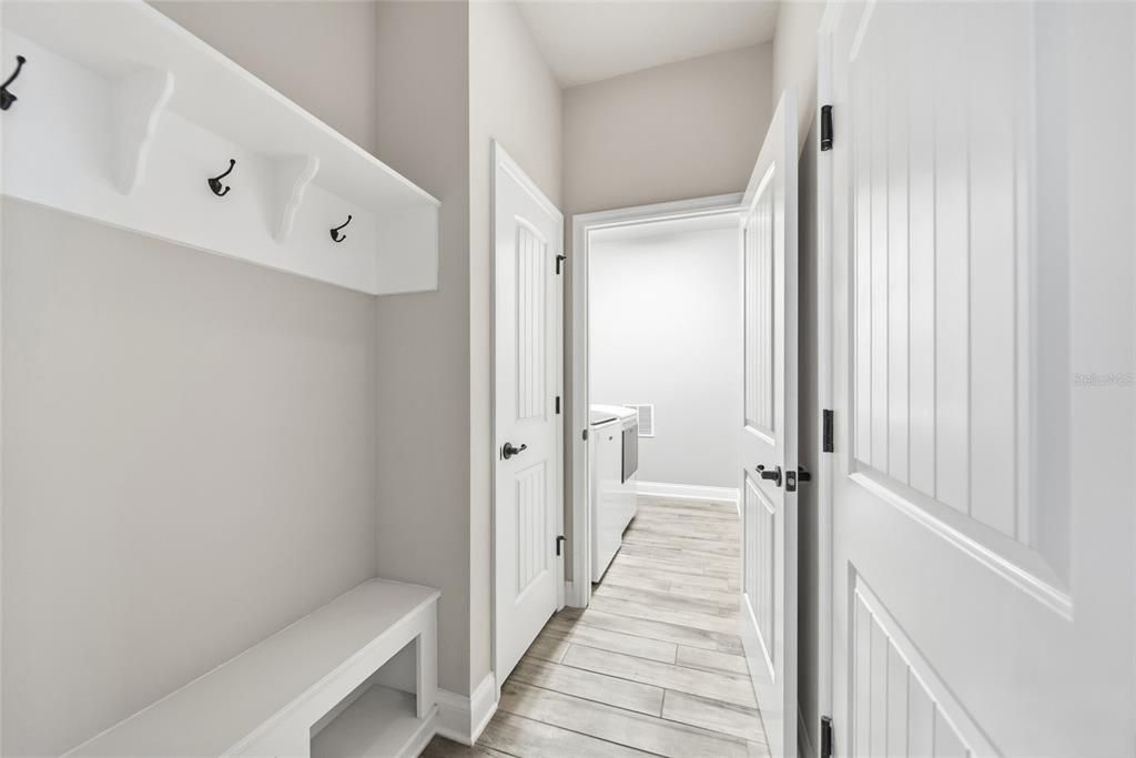 Activo con contrato: $475,000 (4 camas, 2 baños, 2050 Pies cuadrados)