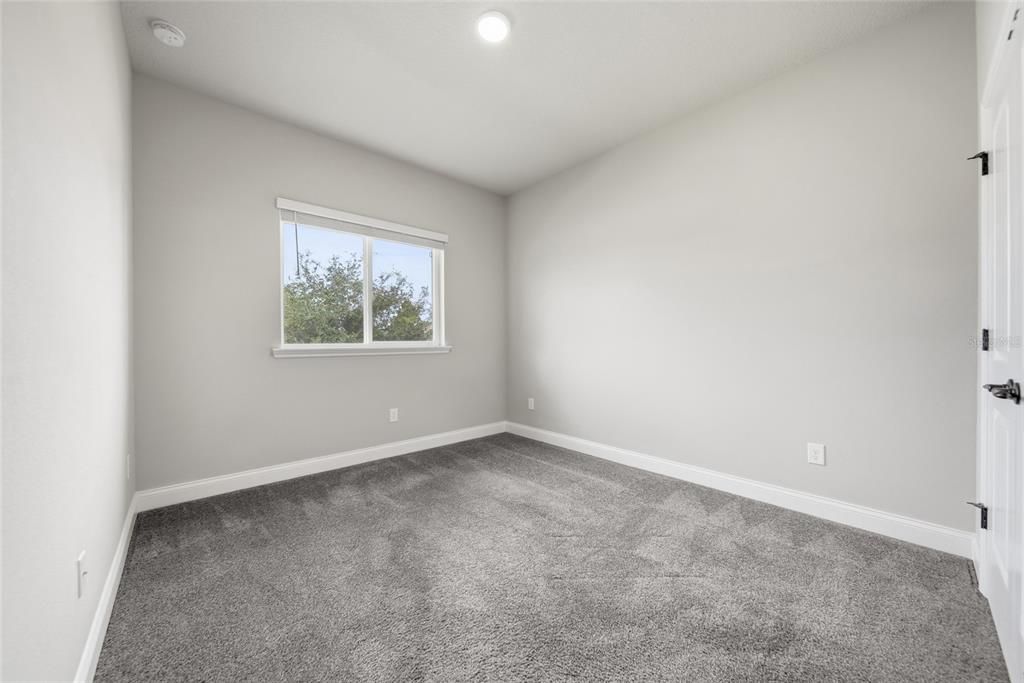 Activo con contrato: $475,000 (4 camas, 2 baños, 2050 Pies cuadrados)