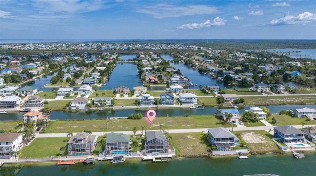 На продажу: $71,500 (0.17 acres)