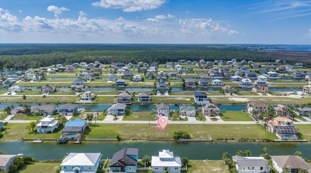 На продажу: $71,500 (0.17 acres)