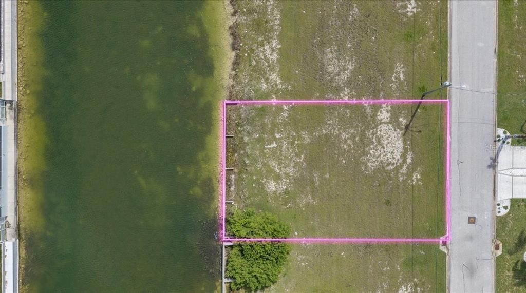 На продажу: $71,500 (0.17 acres)
