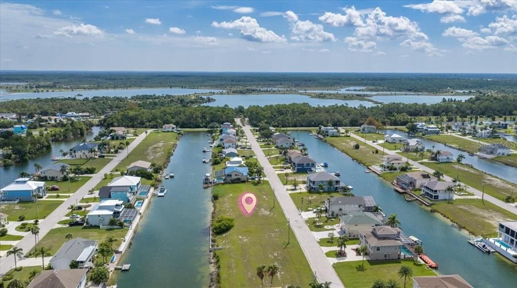На продажу: $71,500 (0.17 acres)