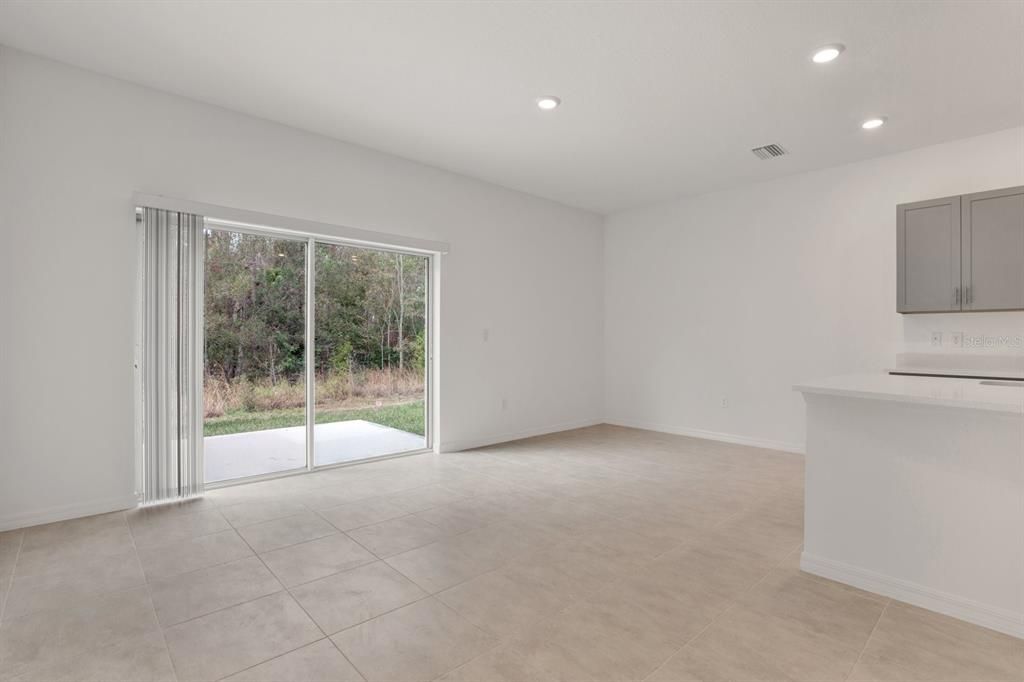 En Renta: $1,995 (3 camas, 2 baños, 1373 Pies cuadrados)