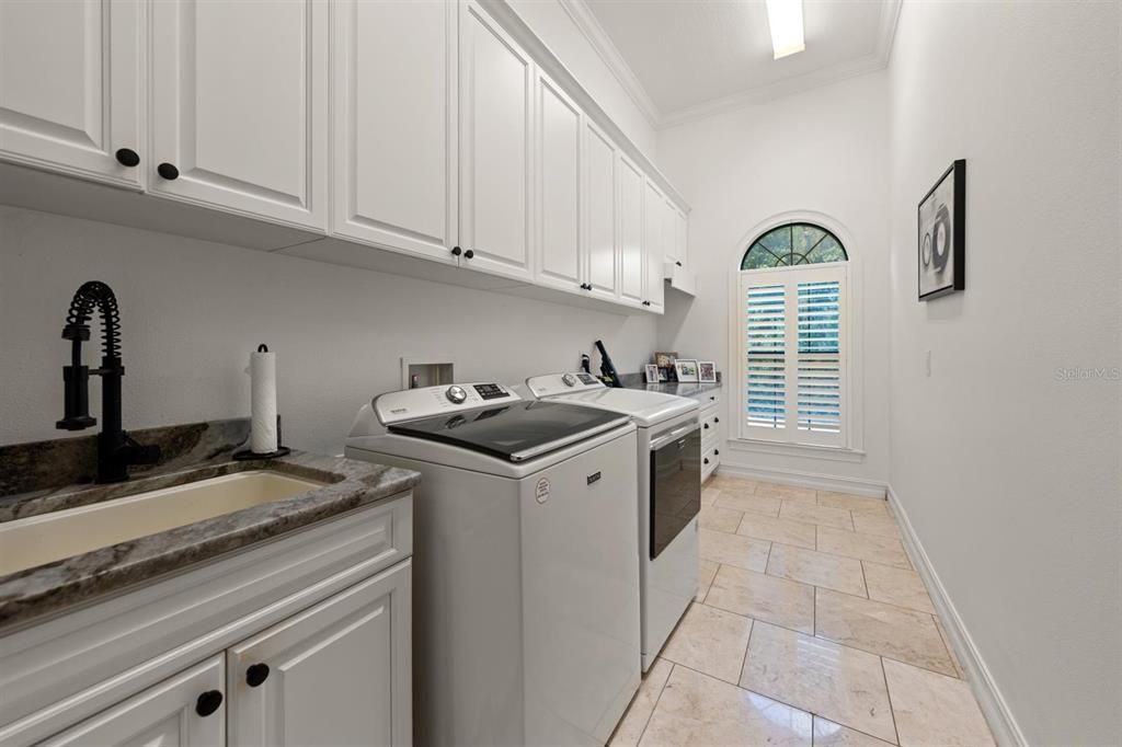 En Venta: $2,995,000 (5 camas, 5 baños, 4286 Pies cuadrados)
