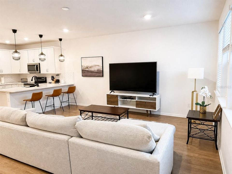 En Renta: $3,700 (4 camas, 3 baños, 1809 Pies cuadrados)