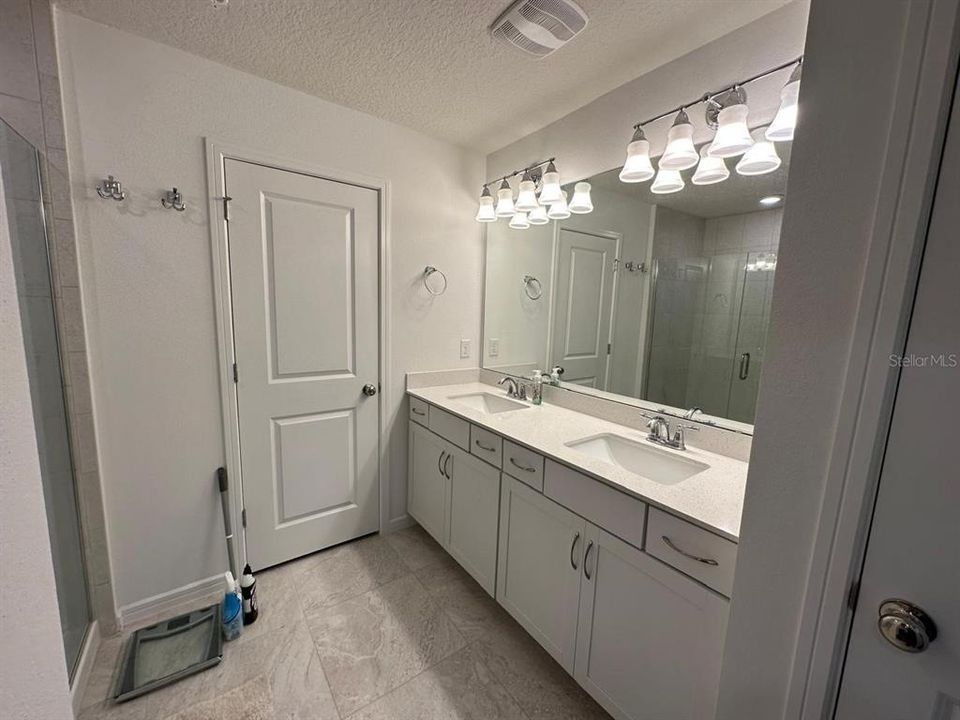 En Renta: $3,700 (4 camas, 3 baños, 1809 Pies cuadrados)