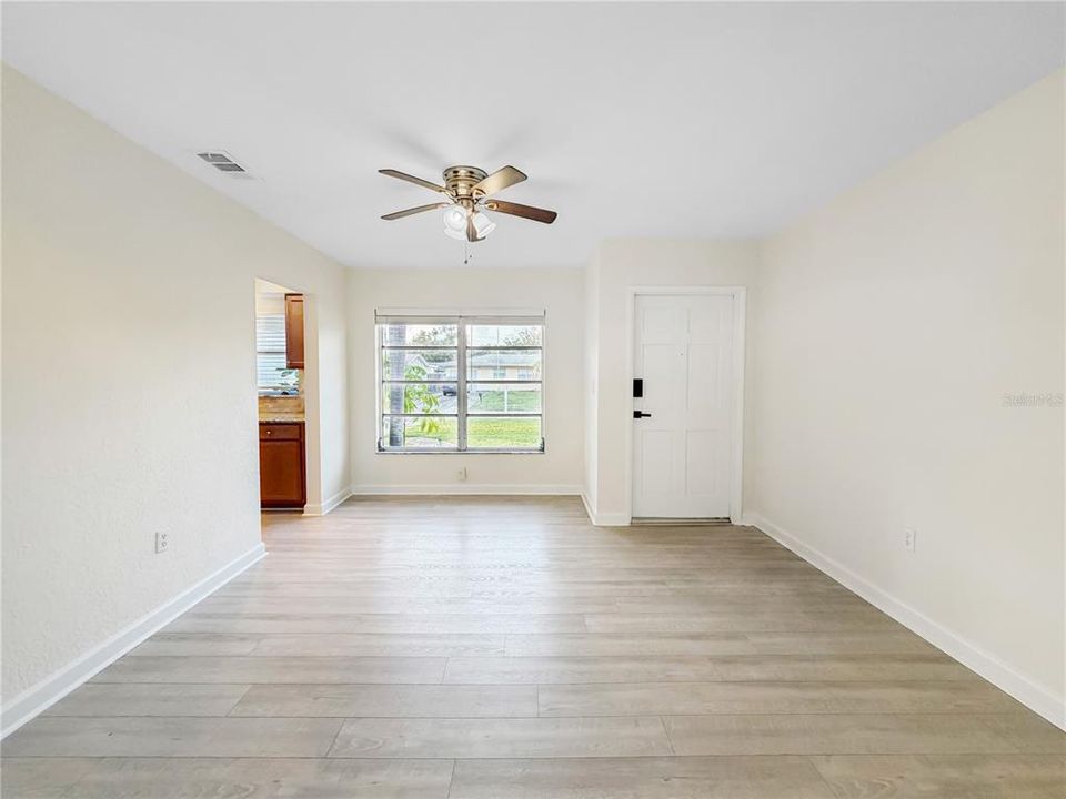 En Venta: $389,900 (2 camas, 2 baños, 1154 Pies cuadrados)