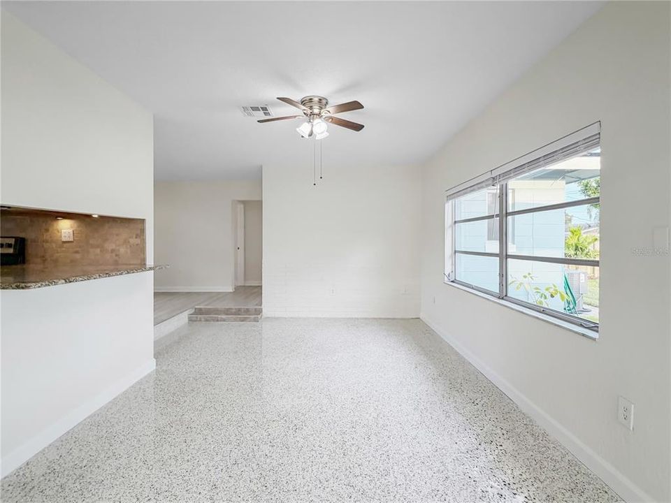 En Venta: $389,900 (2 camas, 2 baños, 1154 Pies cuadrados)