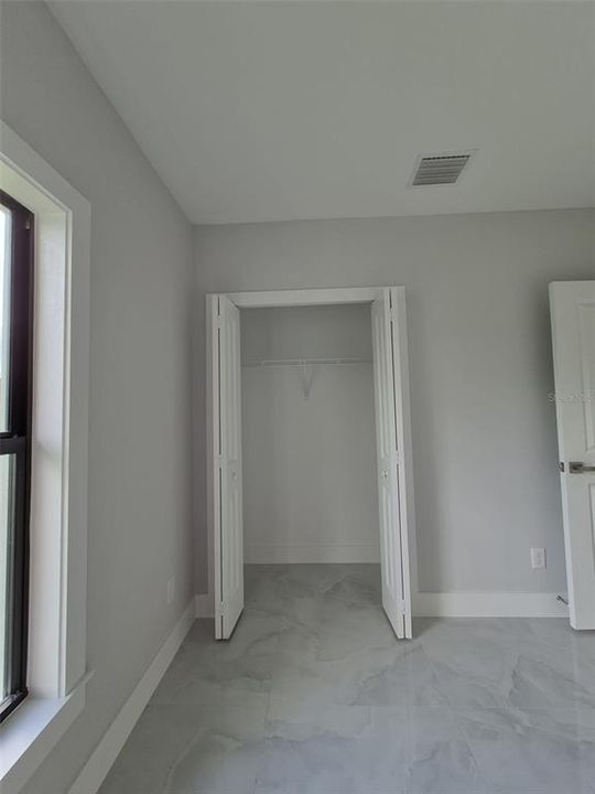 For Rent: $1,900 (3 beds, 2 baths, 1094 Square Feet)