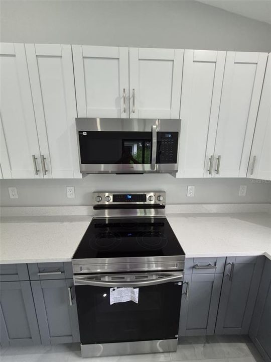 For Rent: $1,900 (3 beds, 2 baths, 1094 Square Feet)