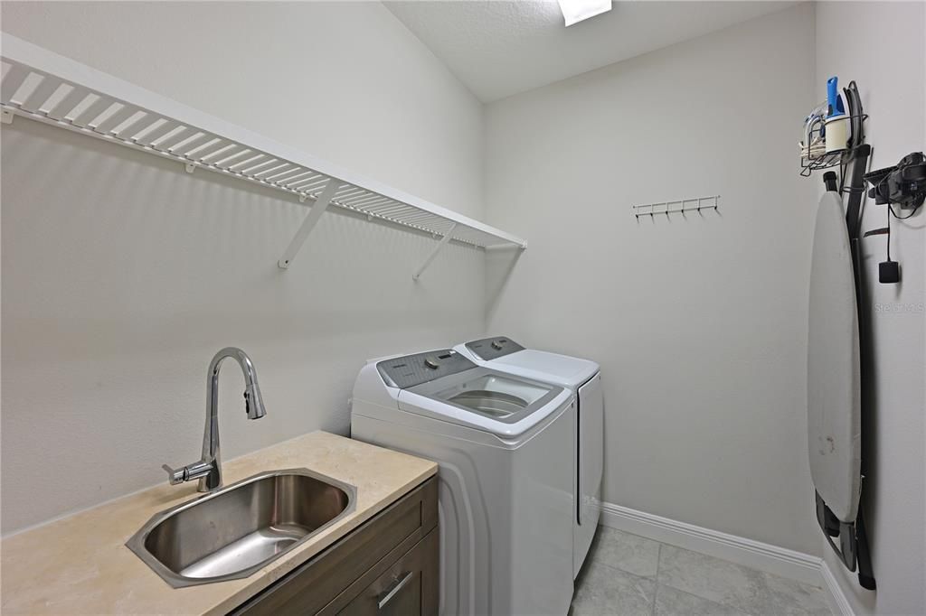 En Venta: $409,900 (2 camas, 2 baños, 1575 Pies cuadrados)