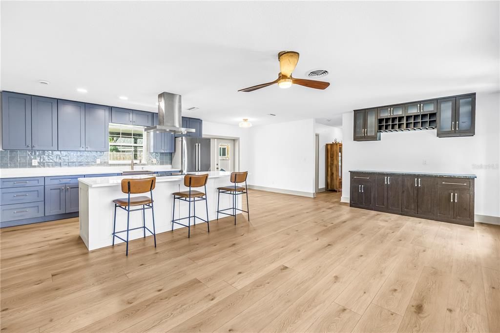 For Rent: $4,300 (3 beds, 2 baths, 1230 Square Feet)