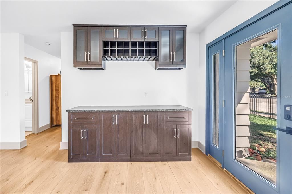 For Rent: $4,300 (3 beds, 2 baths, 1230 Square Feet)