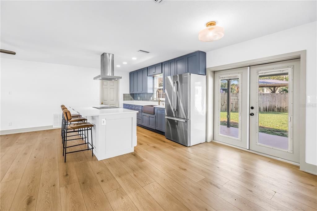 For Rent: $4,300 (3 beds, 2 baths, 1230 Square Feet)