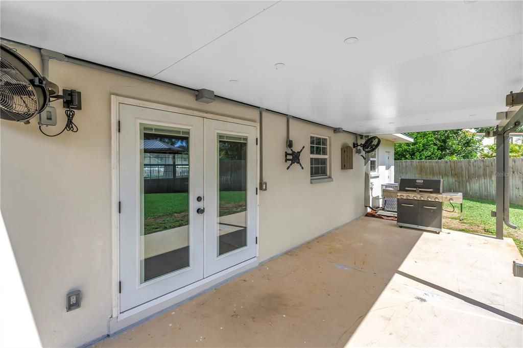 For Rent: $4,300 (3 beds, 2 baths, 1230 Square Feet)